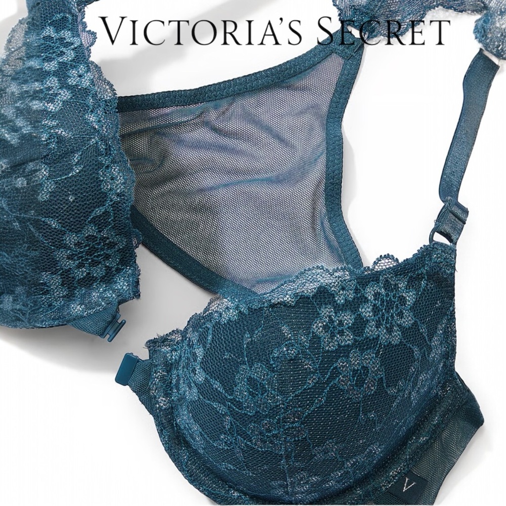 38F VICTORIA'S SECRET
Lace front close /Midnight Sea Sexy Tee Lightly Lined Bra